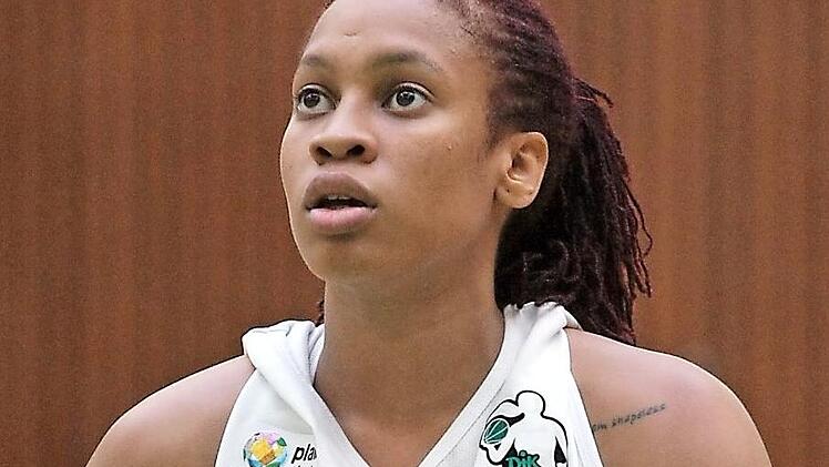 Auch an Neuzugang Jamiyah Bethune ist es, bei der DJK Brose ihre jungen Mannschaftskameradinnen zu f&uuml;hren. Foto: sportpress