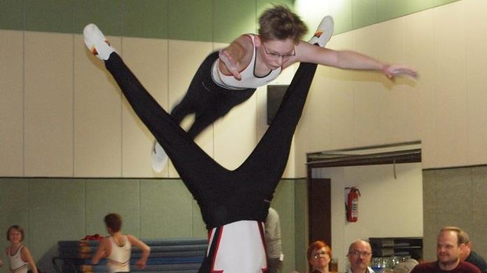 Zur Auflockerung der Generalversammlung erfreuten die Jugendturner die Mitglieder in einer Pause mit gelungenen Turnvorführungen. Foto: Alfred Thieret