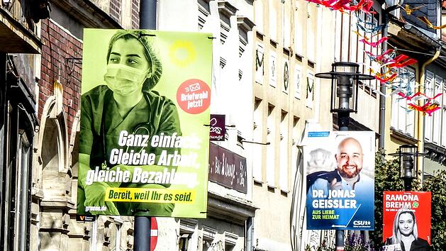 Die Plakate h&auml;ngen noch, die Wahl ist vorbei. Was passiert nun?