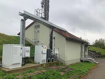 Das Wasserhaus am Hochbehälter auf dem Münnerstädter Karlsberg ist das Herzstück der Münnerstädter Wasserversorgung. Dort soll jetzt eine neue Lagerhalle entstehen.