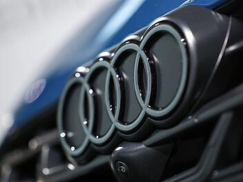 Bamberg: Unfall am Schulplatz - Audi besch&auml;digt, Hinweise gesucht