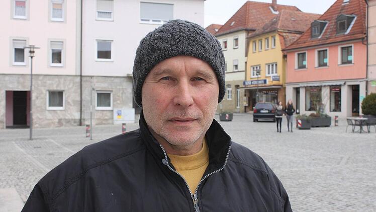 Klaus Norbert aus Mühlhausen: "Meiner Frau und mir ist die Ernährung sehr wichtig. Wir legen sehr großen Wert darauf. Unsere Wurst kaufen wir bei unserem Metzger des Vertrauens. Da wissen wir, was wir bekommen, und sind sicher, dass es nicht etwas anderes ist. Auf den direkten Weg, wo die Wurst herkommt, legen wir nicht so viel Wert. Mich interessiert es nicht im Detail, wo sie herkommt, ob sie aus der Region ist. Allerdings legen wir Wert auf Qualität und kaufen nicht unbedingt billige Leben...