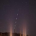 Zahlreiche Menschen haben sich am Wochenende über Lichtpunkte am fränkischen Nachthimmel gewundert. Die Anordnung der Starlink-Satelliten wurden von Engelhardsberg aufgenommen. Foto: Anton Waltschew