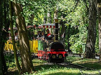 Tiergarten Nürnberg: Kult-Eisenbahn "Kleiner Adler" fährt wieder durch Zoo