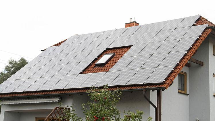 Eine von insgesamt 163 Photovoltaikanlagen auf den Dächern Michelaus. Weitere 2052 Wohngebäude wären dafür geeignet.  Foto: Gerda Völk