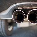 Fridays for Hubraum: Via Facebook wächst derzeit der Protest gegen den Protest. Viele Autofahrer fühlen sich als Sündenbock in der Klimaschutz-Debatte. Symbolfoto: Julian Stratenschulte/dpa