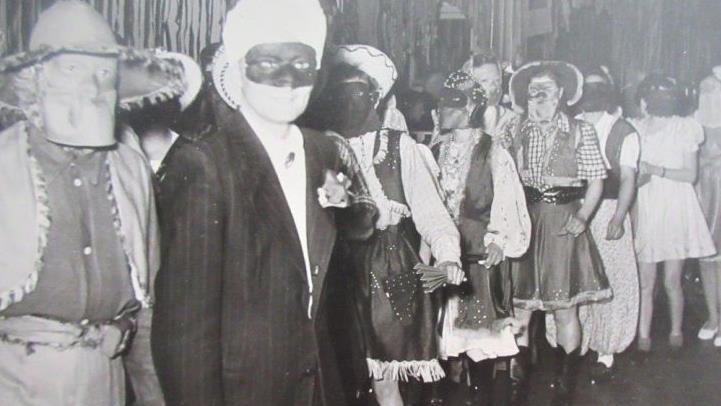 Städtischer Maskenball 1951 zugunsten des sozialen Wohnungsbaus