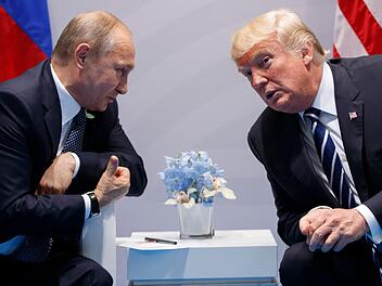 Eine Doku fragt: Sind die Kontakte zwischen Wladimir Putin (links) und Donald Trump mehr als rein politischer Natur?