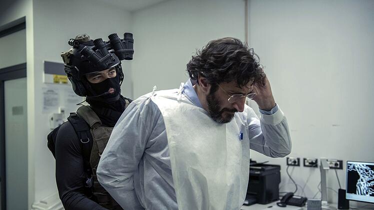 Zielperson: James (Chris Pine) hat den Wissenschaftler Salim (Fares Fares) im Visier.