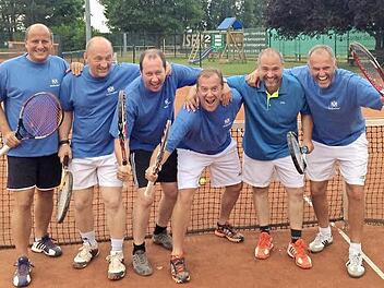 Die Melkendorfer Herren 40 schafften den Sprung in die Bezirksliga. Unser Bild zeigt die Meistermannschaft mit (von links) Stefan Sahr, Gerald Kummer, Jochen Isert, Andreas Küfner, Jörg Weber und Michael Küfner. Es fehlen Herbert Niebuhr und Helmut Haberzettl. Foto: privat