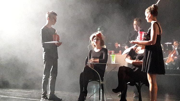 Kissinger Sommer Parade im Kurtheater von Bad Kissingen. Hartmut Hessel