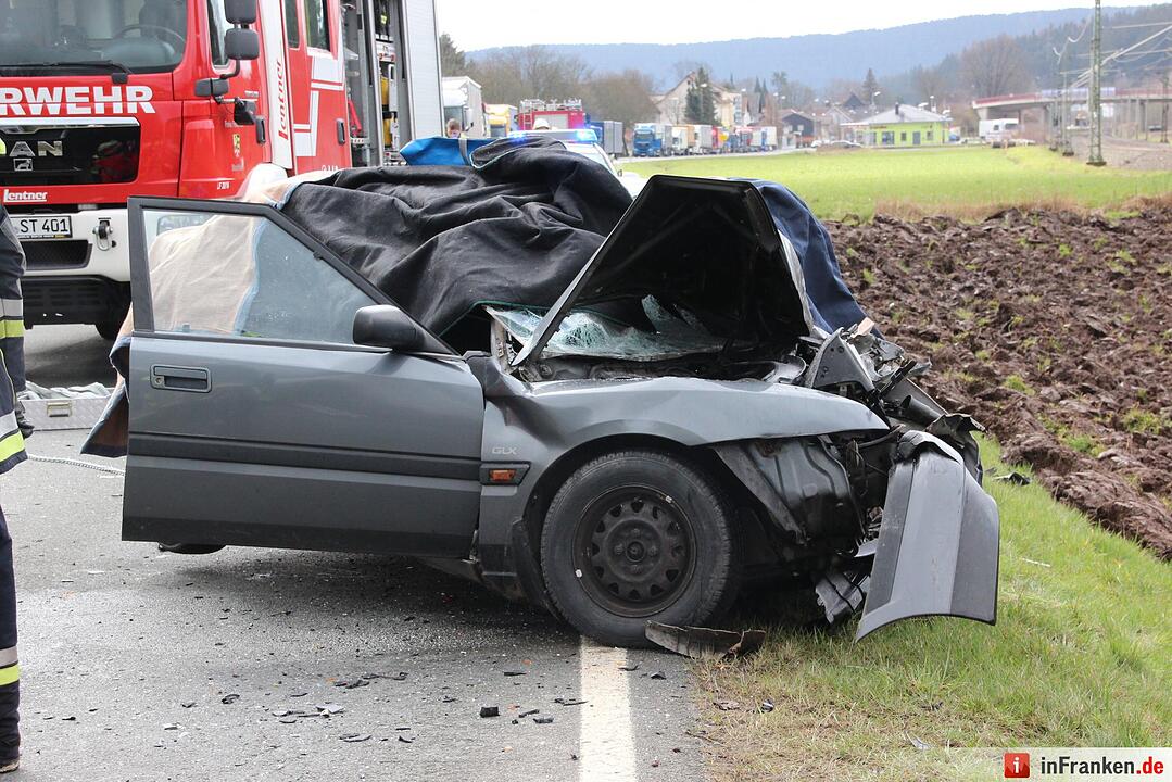 Autofahrer stirbt auf B85 bei Stockheim