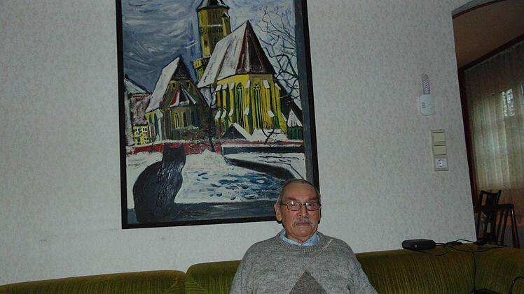 Zehn Jahre arbeitete Edwin Derfuß an der Chronik Foto: Petra Malbrich