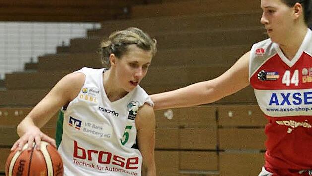 Leistungstr&auml;gerin Liisi Sokman (l.) und ihr Team haben sich gegen die Rhein-Main Baskets einen Heimsieg vorgenommen. Foto: sportpress