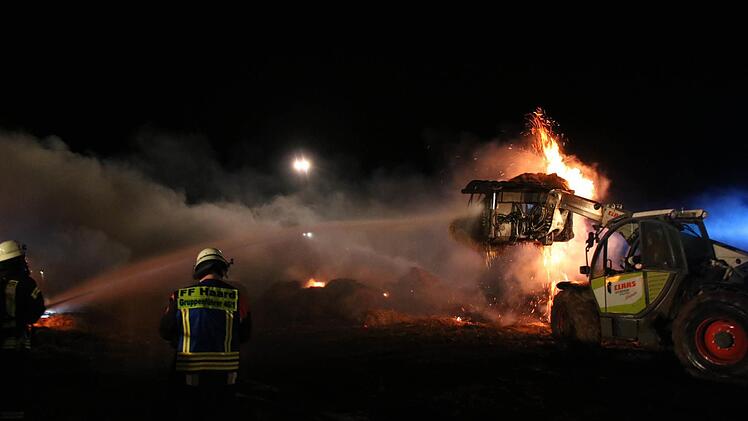 Eindrücke vom Brand in Haard in der Nacht auf Sonntag. Foto: Ralf Ruppert