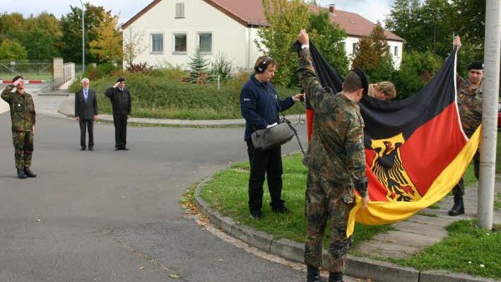 Mit dem Einholen der Bundesflagge endete am 30. September 2004 Eberns Bundeswehrgeschichte.