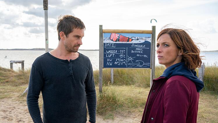 Alte Bekannte: Ina Behrendsen (Julia Brendler) kennt den Zeugen Mats Dreyer (Nico Rogner) sehr gut.