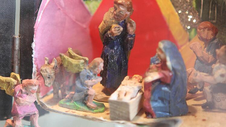 ... die Krippe mit dem Jesukind ...