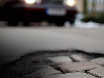 Die Bürger sollen bei den Straßen nicht zur Kasse gebeten werden, wenn es nach dem Küpser Marktgemeinderat geht. Foto: Oliver Berg/dpa