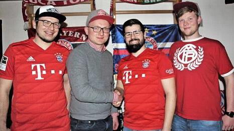 Der FC-Bayern-Fan Club in jungen Händen: von links: Andreas Förtsch, Michael Schadeck, Mario Stief und Nico Schirmer Foto: Veronika Schadeck