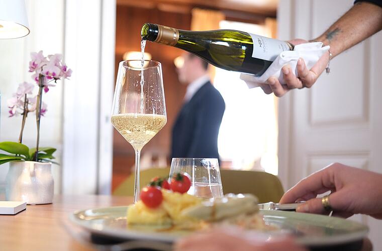 Gastgewerbe unter Druck: Umsatz sinkt 2025 preisbereinigt