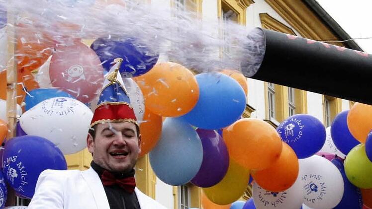 Die Forchheimer Narren hatten heuer ihre Stimmungskanonen prall geladen. Und feuerten aus allen Rohren.