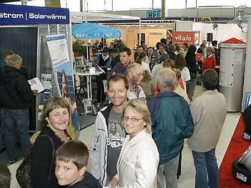 Nicht im Eisstadion, sondern in der Fortuna Kulturfabrik in der Bahnhofstraße findet heuer die Gewerbeschau des HGV statt. Die Veranstalter hoffen auf zahlreiche Besucher, wie hier auf einem Archivfoto.  Foto: FT-Archiv