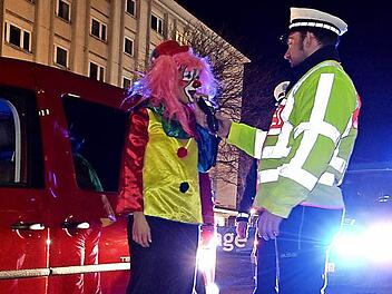 In der Faschingszeit führt die Polizei vermehrt Alkohol- und Drogenkontrollen durch - auch im Landkreis Haßberge.  Foto: Patrick Seefer/dpa