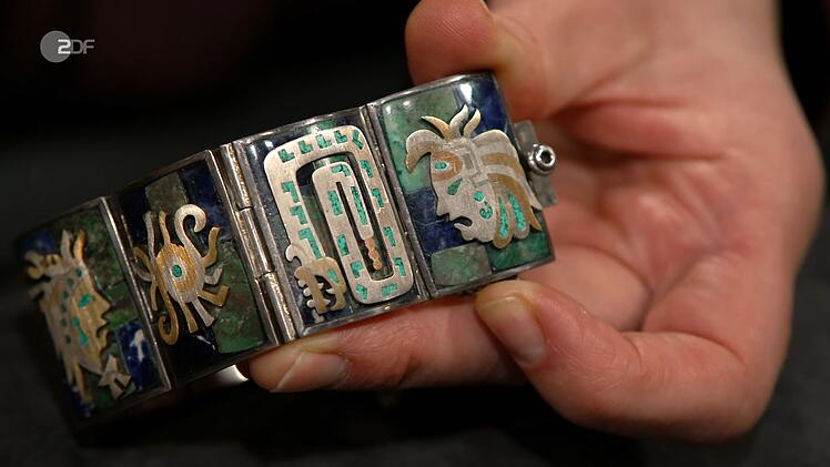 Das Silberarmband mit Edelstein-Intarsien aus Mexiko aus den 1950er-Jahren hatte einen Wert von 400 bis 500 Euro. Susanne Steiger lie&szlig; sich sogar auf 520 Euro hochhandeln.