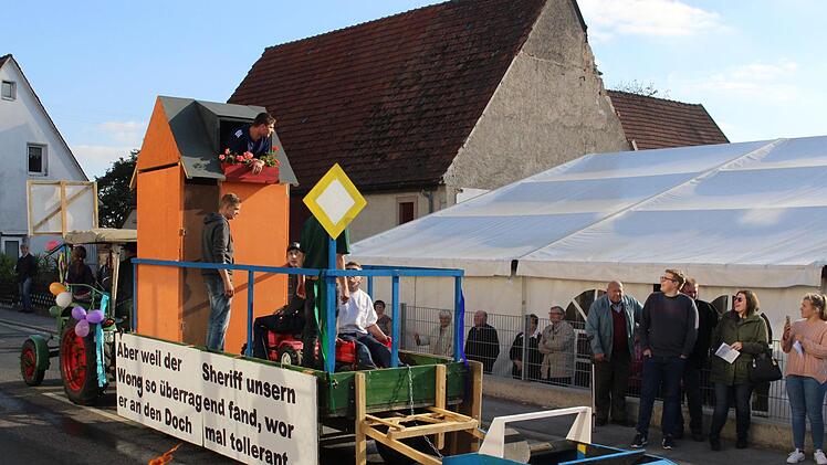 Impressionen vom Umzug    Foto: Evi Seeger