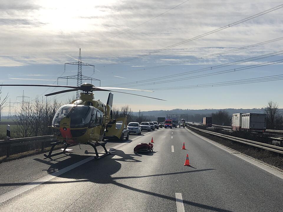 Unfall auf A70 bei Viereth: Mann steigt aus Auto aus und wird von Lkw erfasst