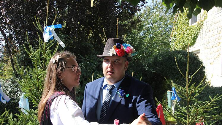 Sechs Zechpaare luden zum Plantanz Foto: Veronika Schadeck