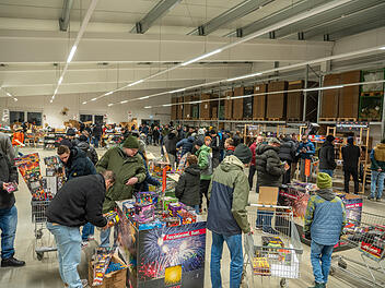 Mega-Ansturm auf B&ouml;ller und Raketen: Verkaufsstart f&uuml;r Silvesterfeuerwerk geht los