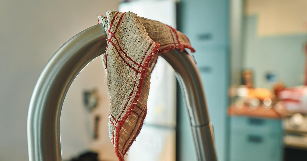 Hanging dishcloths on the tap: Why that's a mistake