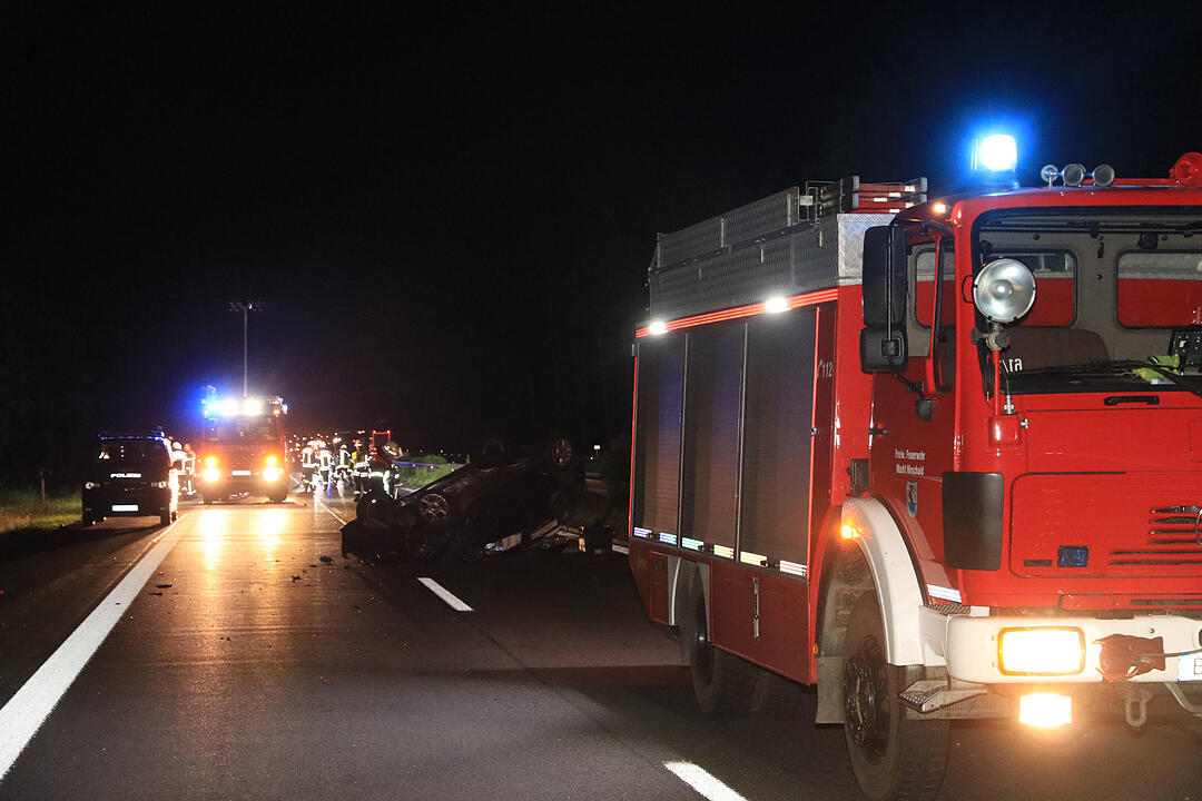 A73 bei Bamberg: Auto überschlägt sich