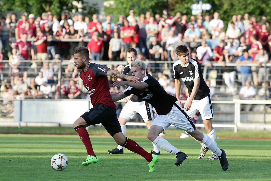 1. FC Nürnberg gewinnt im Test beim FC Eintracht Bamberg