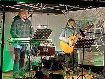 Jürgen Ballner und Christiane Hartmann von der Band Venus gaben auch in diesem Jahr wieder ein Hofkonzert.