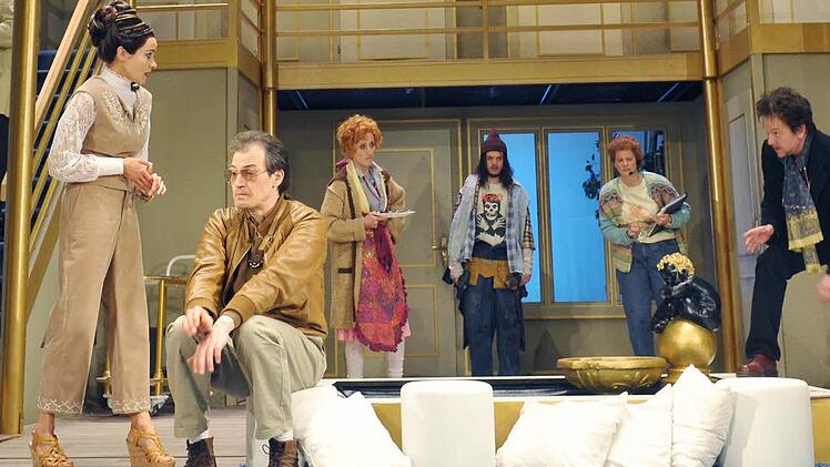 Probenszene zu "Der nackte Wahnsinn" am Landestheater Coburg.Foto: Andrea Kremper