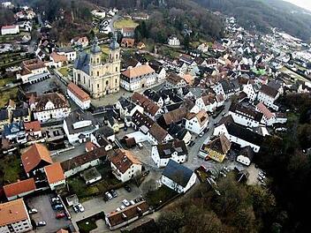 Blick auf die Marktgemeinde Gößweinstein, die jetzt ihren Haushalt für 2016 verabschiedet hat.  Foto: Caroline Noak via InfrankenPix