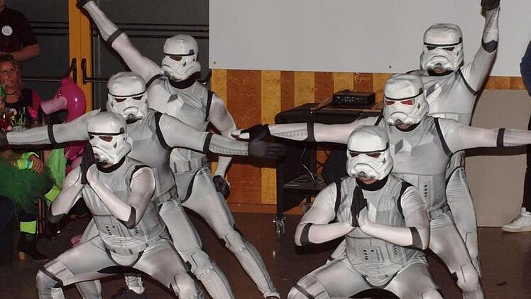 Die Hotstepper präsentierten eine Supershow nach dem Film "Star Wars".