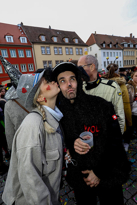 Große Party nach dem Faschingsumzug am Marktplatz.
