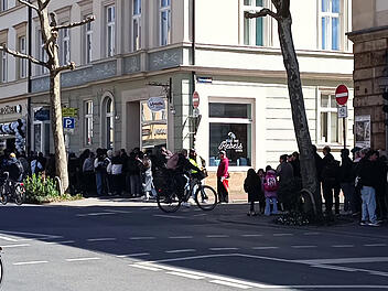 Bamberg: "Original Berliner Döner"-Eröffnung sorgt für Riesenandrang