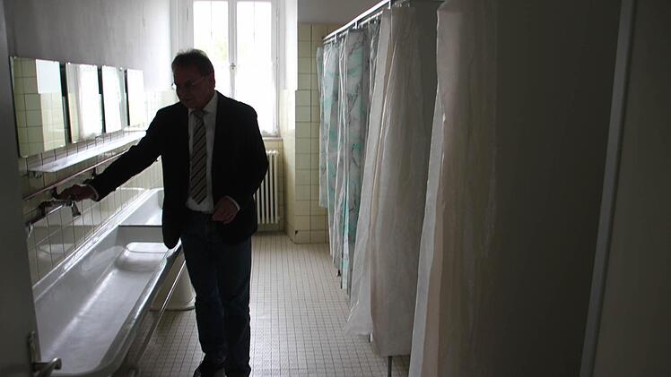 Bisherige Dusch- und Waschräume auf der Etage