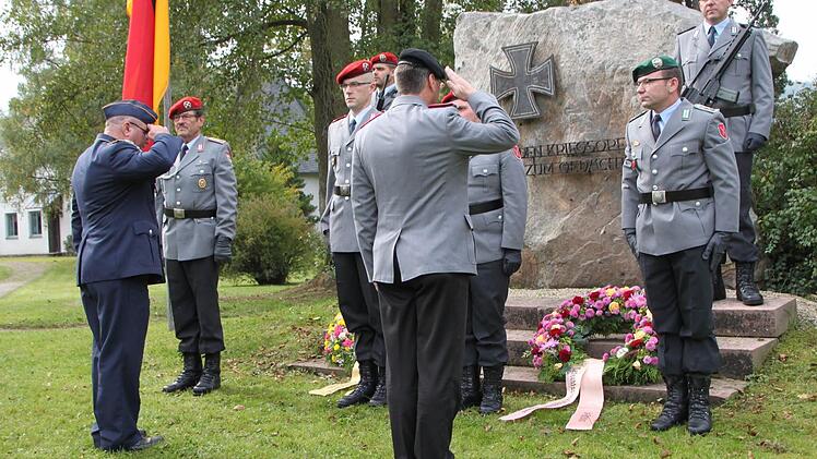 Feierliche Zeremonie zum 40-jährigen Bestehen der Reservistenkameradschaft Bad Brückenau Foto: Ulrike Müller