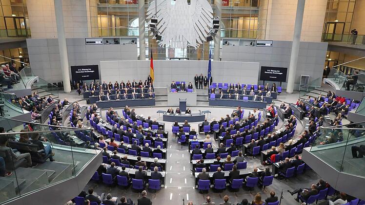 Im Moment besteht der Bundestag aus 630 Mitgliedern. In der nächsten Legislaturperiode könnten es aufgrund des Wahlrechts deutlich mehr werden. Foto: Kay Nietfeld, dpa