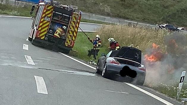 Auto brennt auf der A3