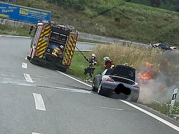 Auto brennt auf der A3