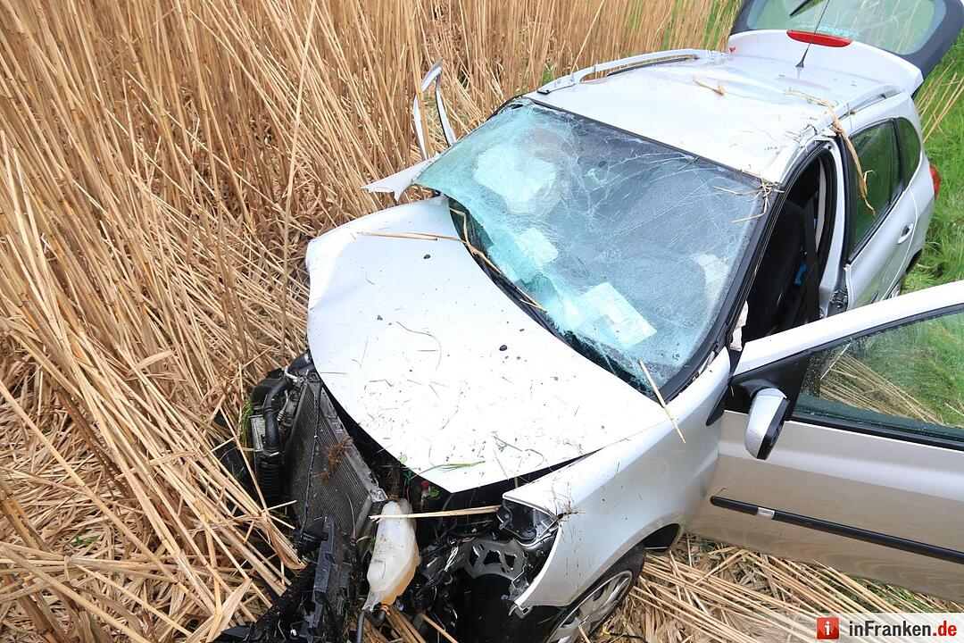 Schwerer Verkehrsunfall auf B470 bei Weilersbach: zwei Kinder verletzt