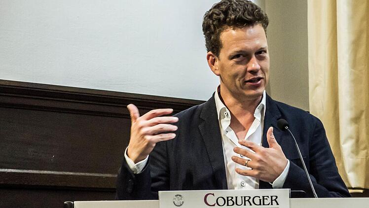 Tilmann Lahme stellte seinen Band über die Famlie Mann beim Coburger Literaturkreis vor. Foto: Jochen Berger