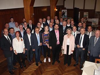 Diese Freien Wähler kandidieren für den Kreistag. Foto: Veronika Schadeck